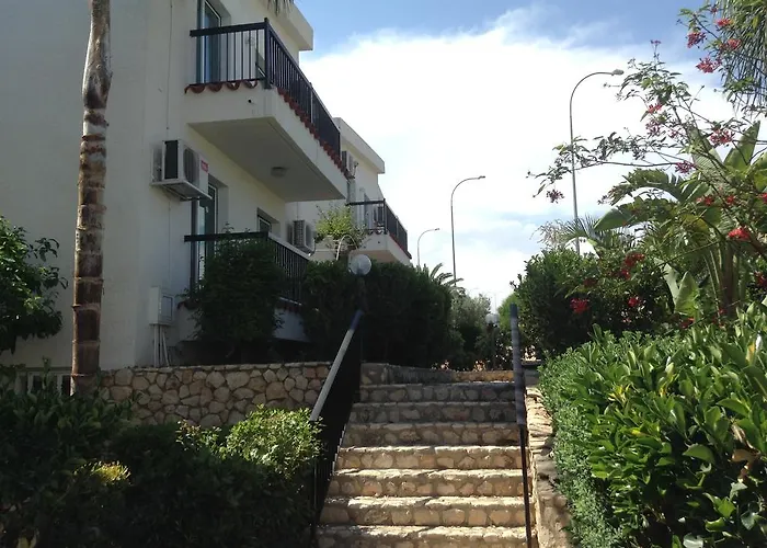 Aphelandra アパートホテル アヤナパ